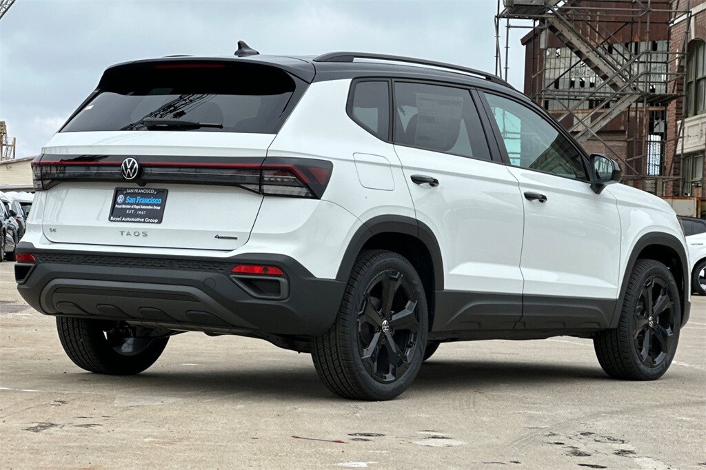 2025 Volkswagen Taos SE photo 4