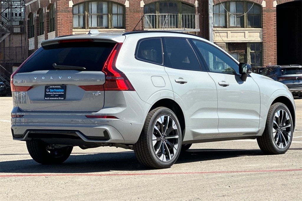 New 2026 Volvo XC60 plug-in hybrid T8 Plus SUV