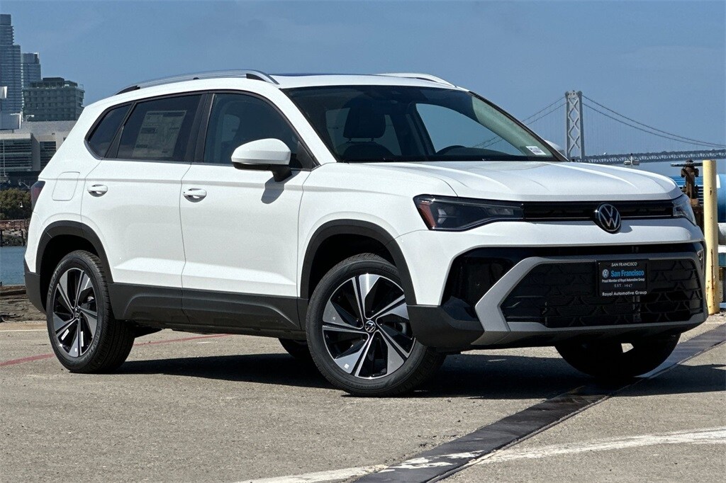 2025 Volkswagen Taos SE photo 2
