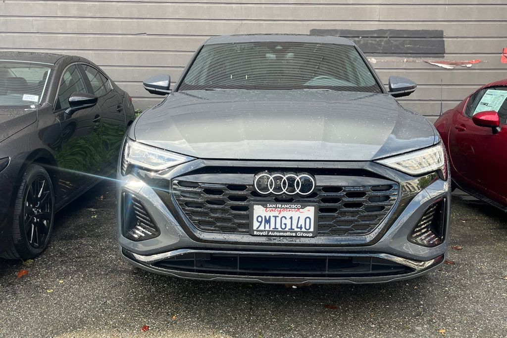 2024 Audi Q8 Sportback e-tron S line Premium photo 6