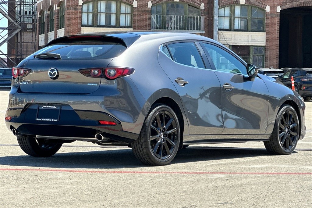 2025 Mazda Mazda3 Hatchback 2.5 Select Sport photo 2