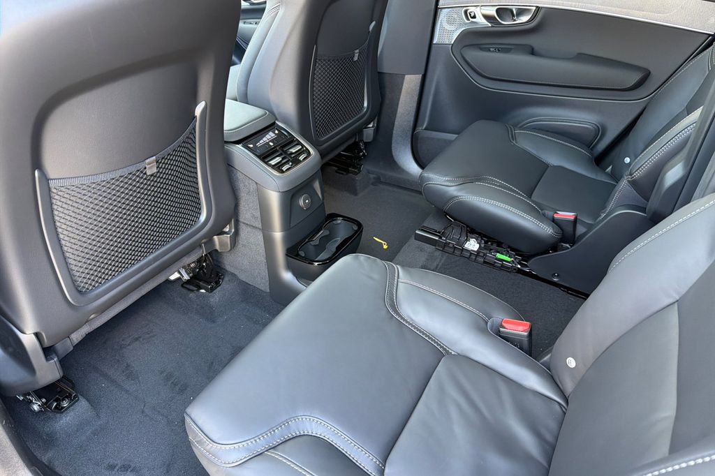 2026 Volvo XC90 Ultra - Photo 12