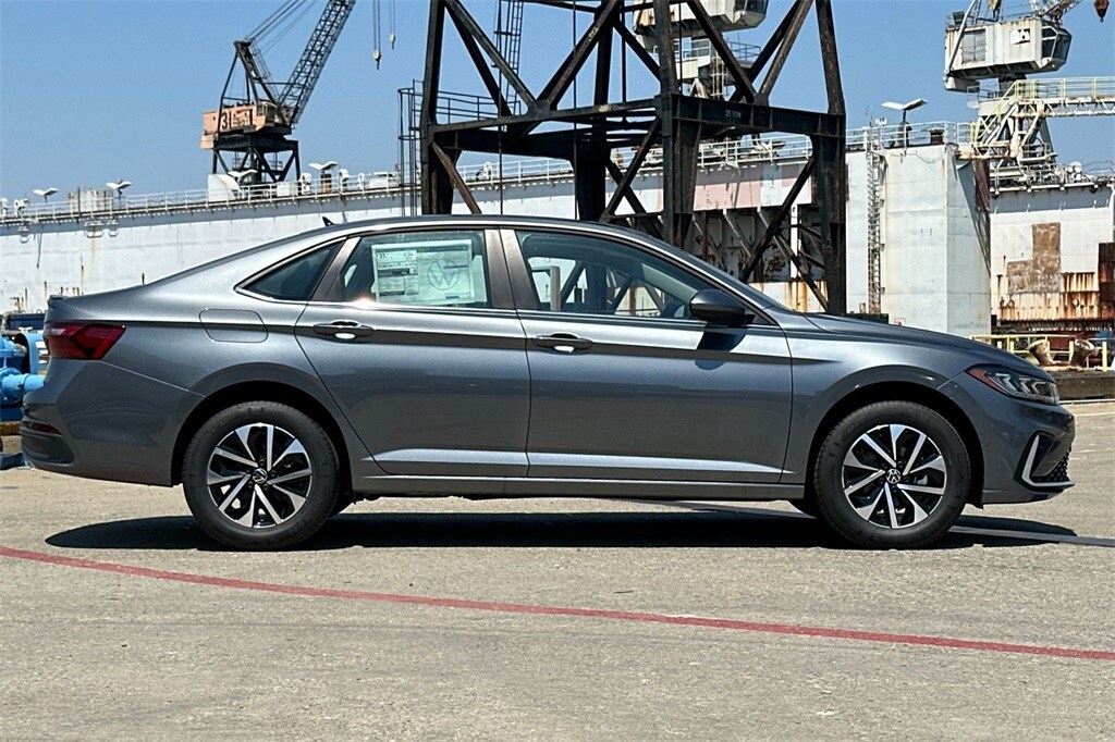 2025 Volkswagen Jetta 1.5T S photo 2