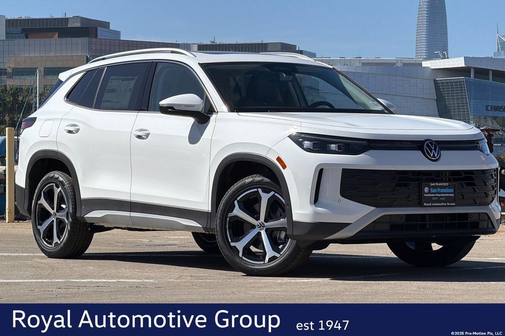 2026 Volkswagen Tiguan 2.0T SE 4Motion's photo