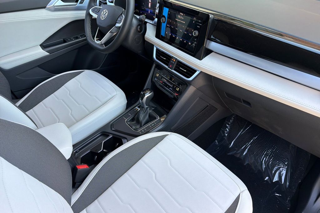 2026 Volkswagen Taos SE - Photo 16