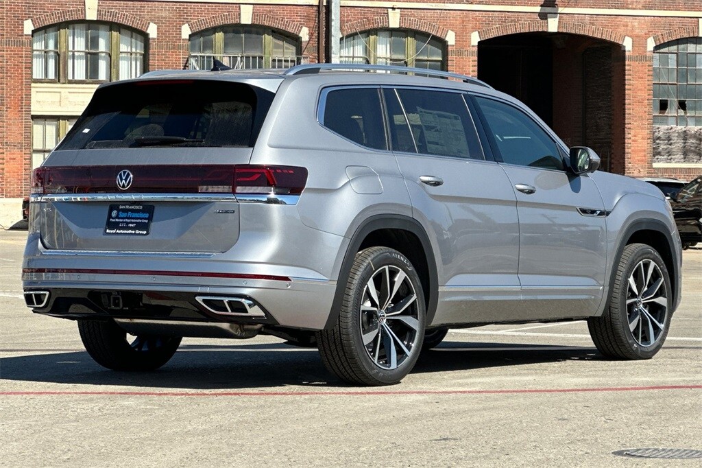 2025 Volkswagen Atlas SEL Premium R-Line photo 4