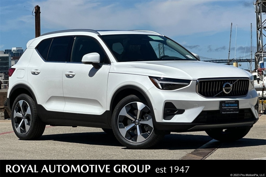 2025 Volvo XC40