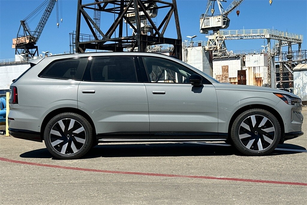 2025 Volvo EX90 Twin Motor Performance Ultra photo 3