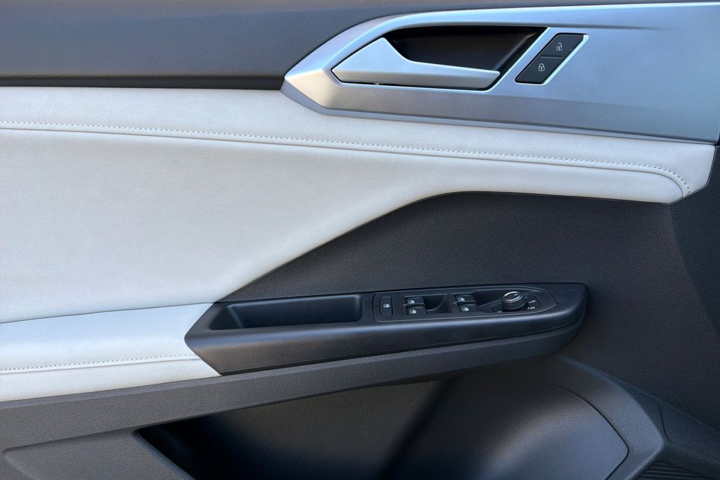 2026 Volkswagen Taos SE - Photo 11