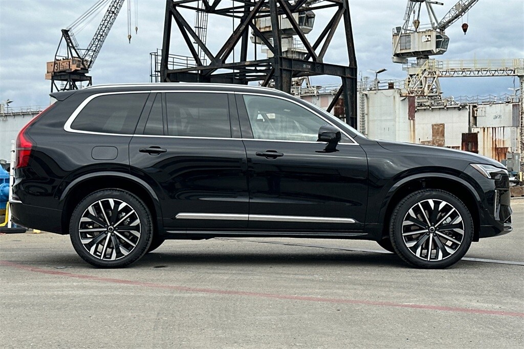2026 Volvo XC90 T8 Plus photo 3