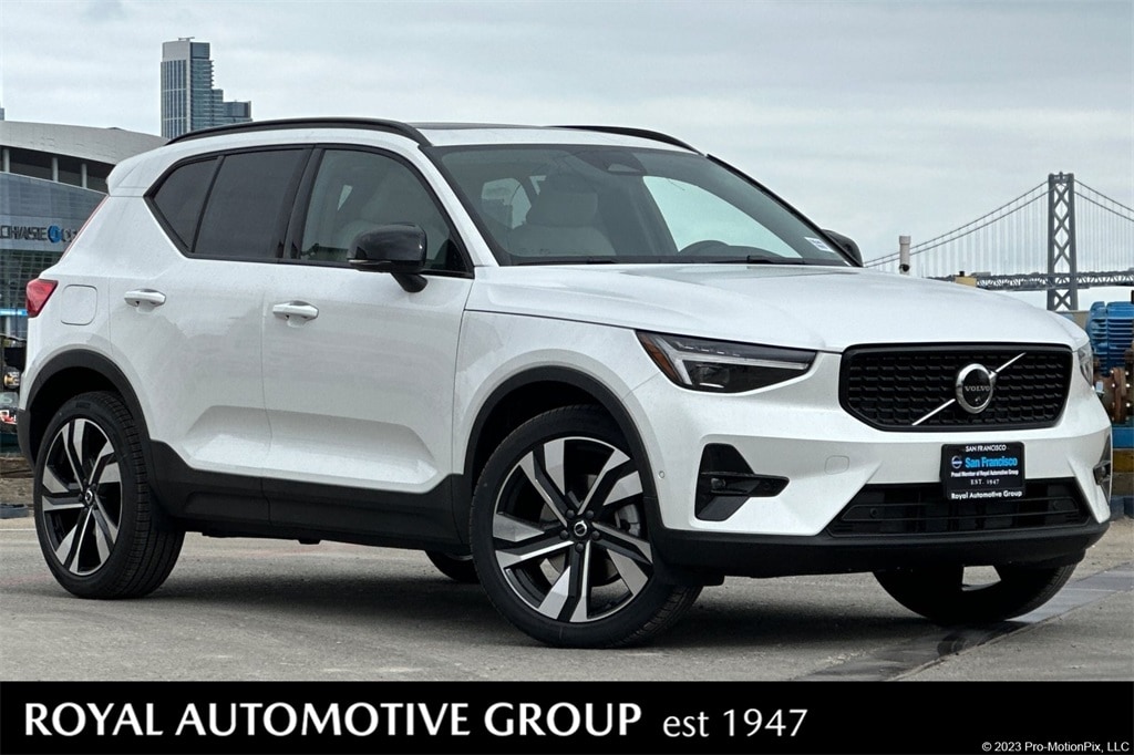 New 2026 Volvo XC40 B5 Ultra SUV