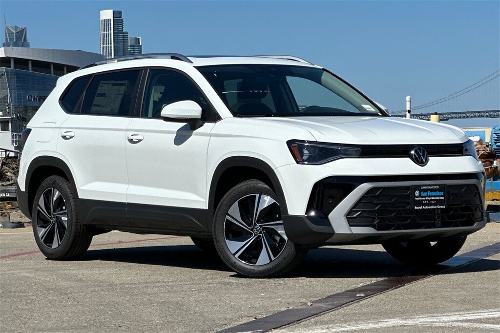 2025 Volkswagen Taos SE photo 2
