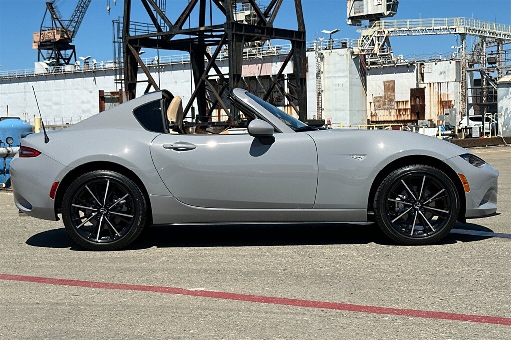 2025 Mazda MX-5 Miata Miata RF Grand Touring photo 3
