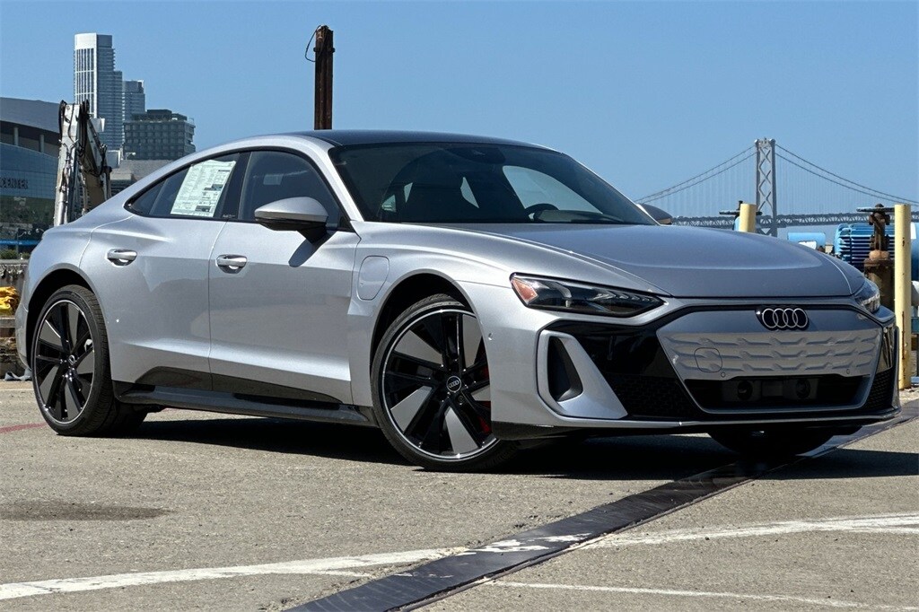 2025 Audi e-tron GT Premium Plus photo 2