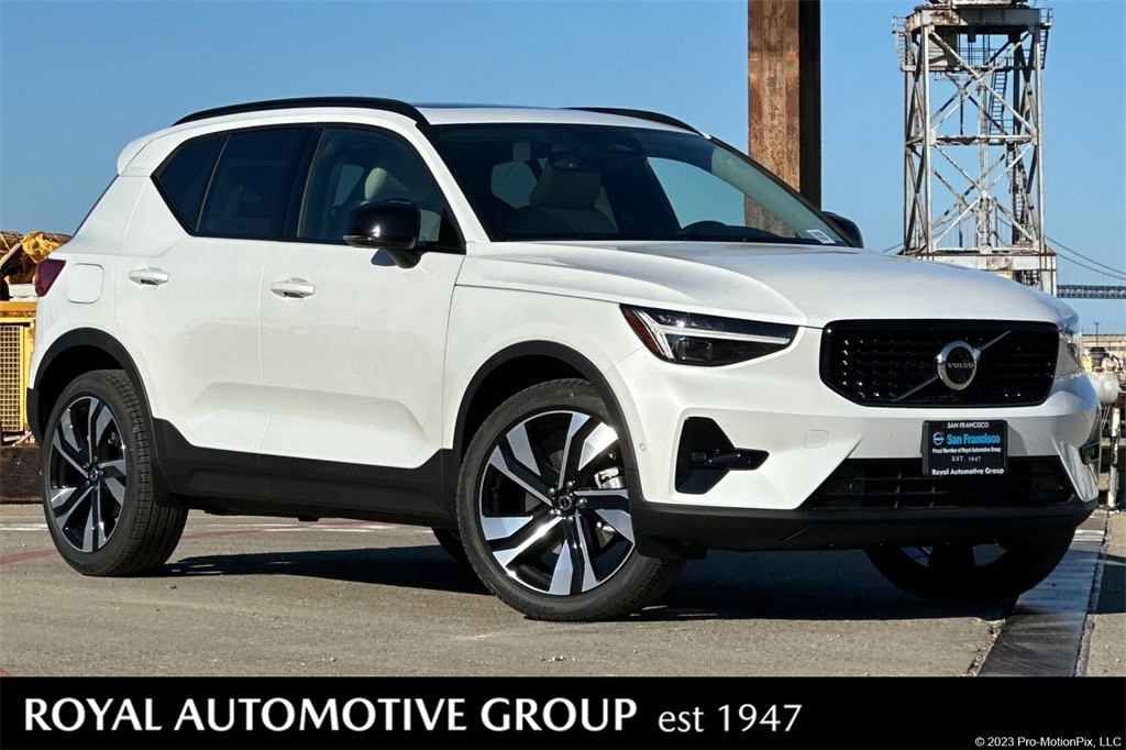 2025 Volvo XC40 Plus