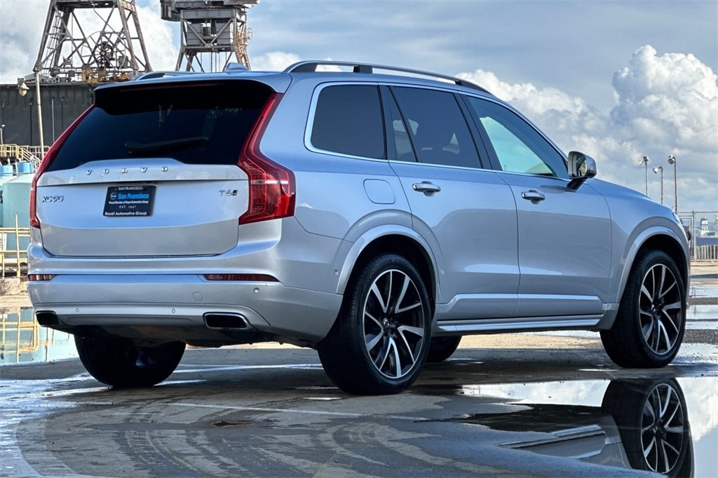 2018 Volvo XC90 T6 AWD Momentum photo 3