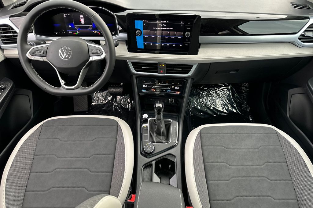 2026 Volkswagen Taos SE - Photo 10