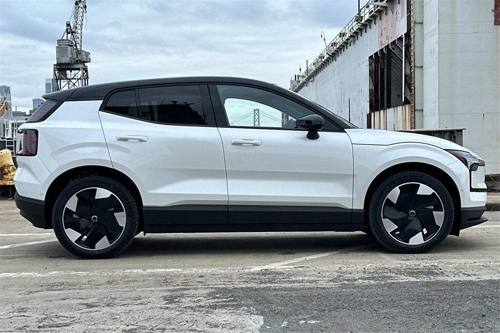 2026 Volvo EX30 Ultra photo 2