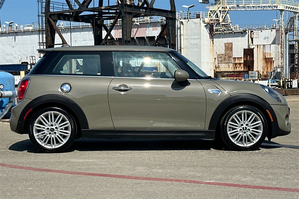 2019 Mini Cooper 2 Door Hardtop S photo 3
