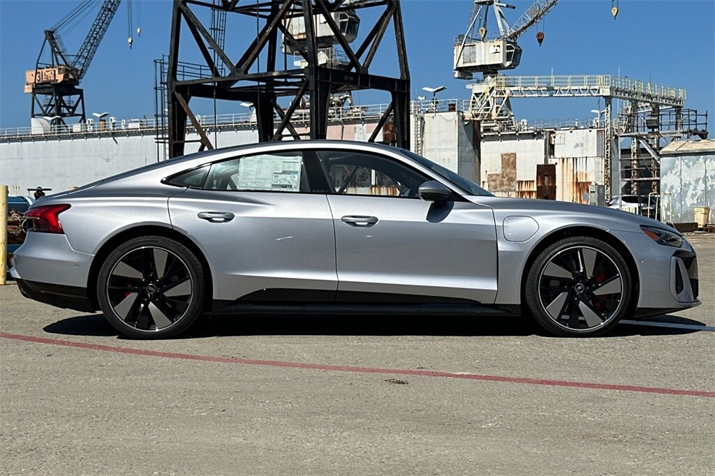 2025 Audi e-tron GT Premium Plus photo 3