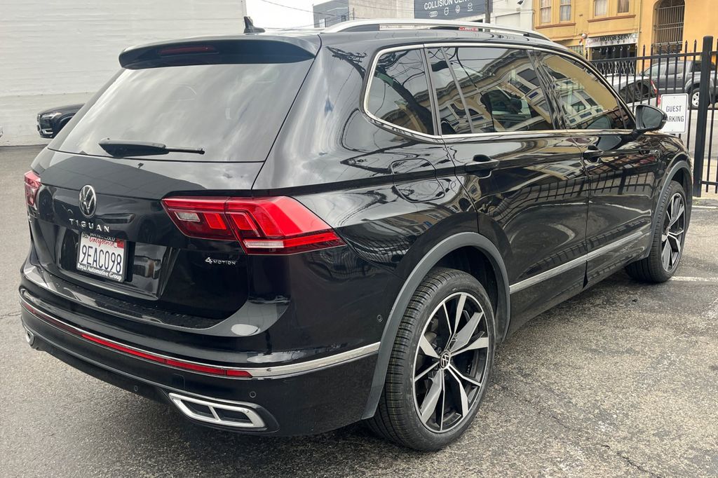 2022 Volkswagen Tiguan 2.0T SEL R-Line photo 4