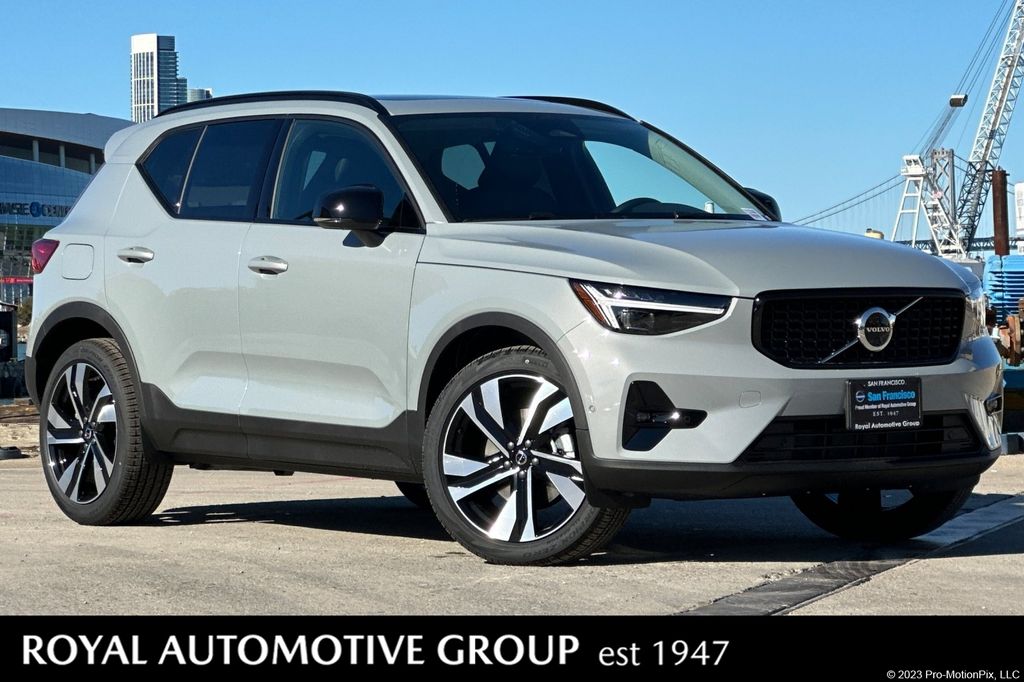 2026 Volvo XC40
