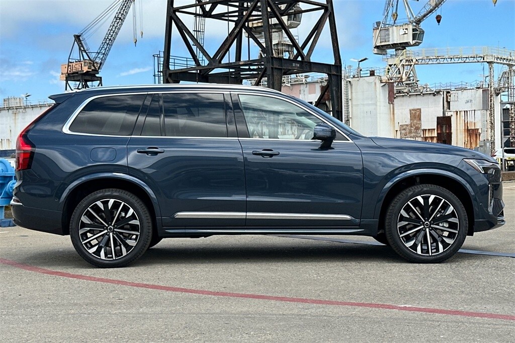 2026 Volvo XC90 T8 photo 3