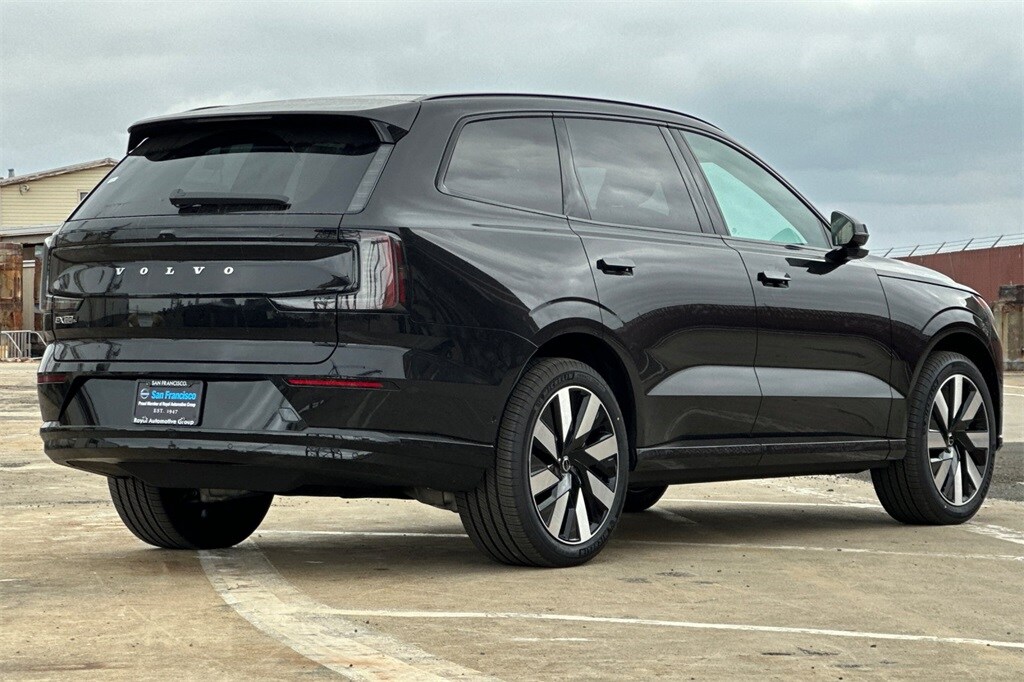 2025 Volvo EX90 Twin Motor Plus photo 2