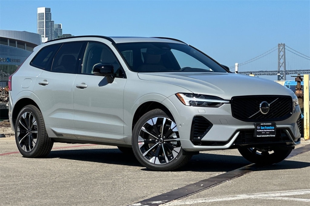 New 2026 Volvo XC60 plug-in hybrid T8 Plus SUV