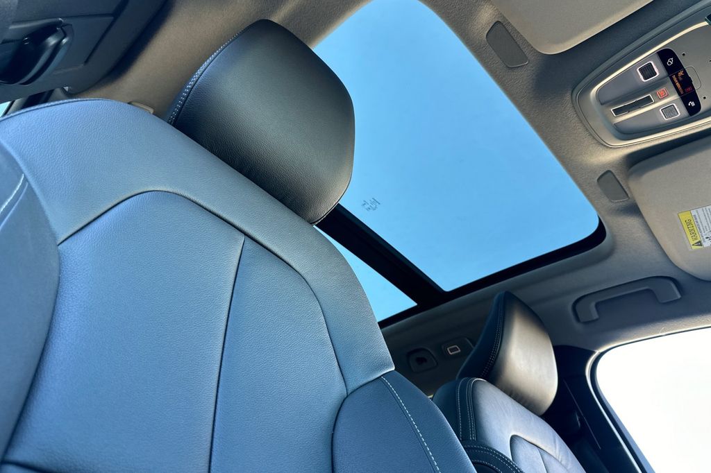 2026 Volvo XC40 Ultra - Photo 14