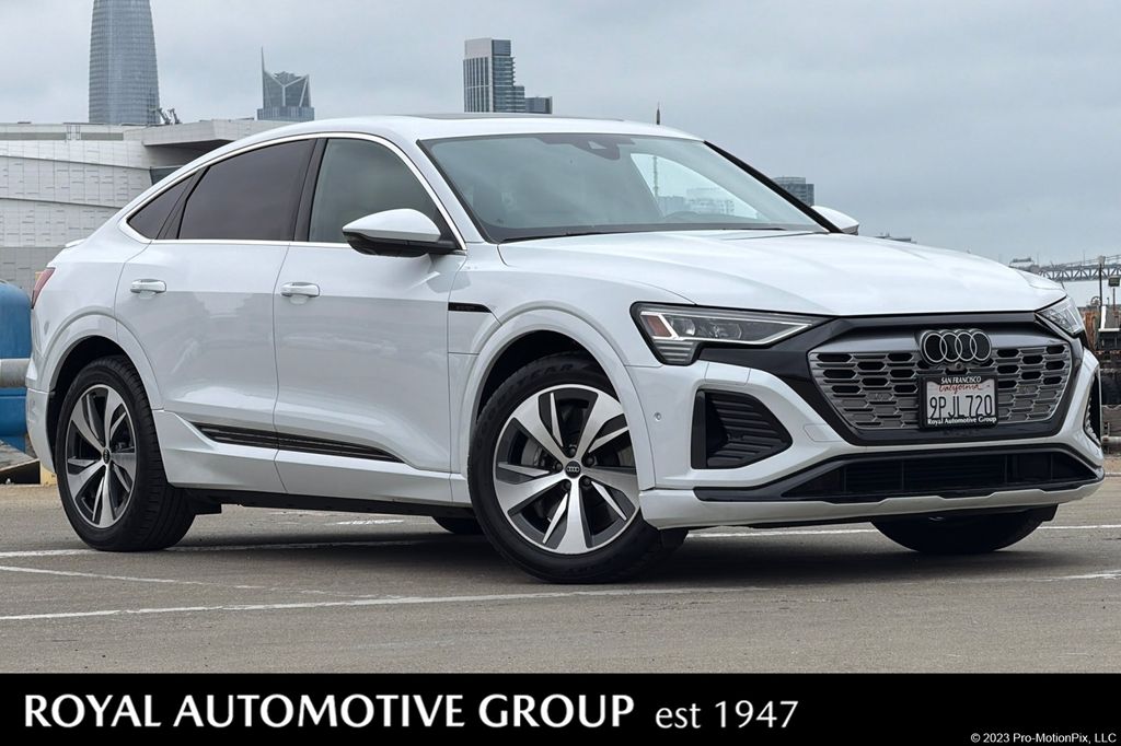 2024 Audi Q8 Sportback e-tron