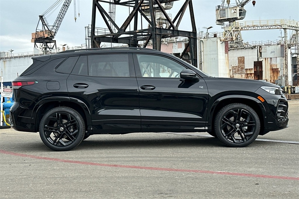 New 2025 Volkswagen Tiguan 2.0T SE R-Line Black SUV