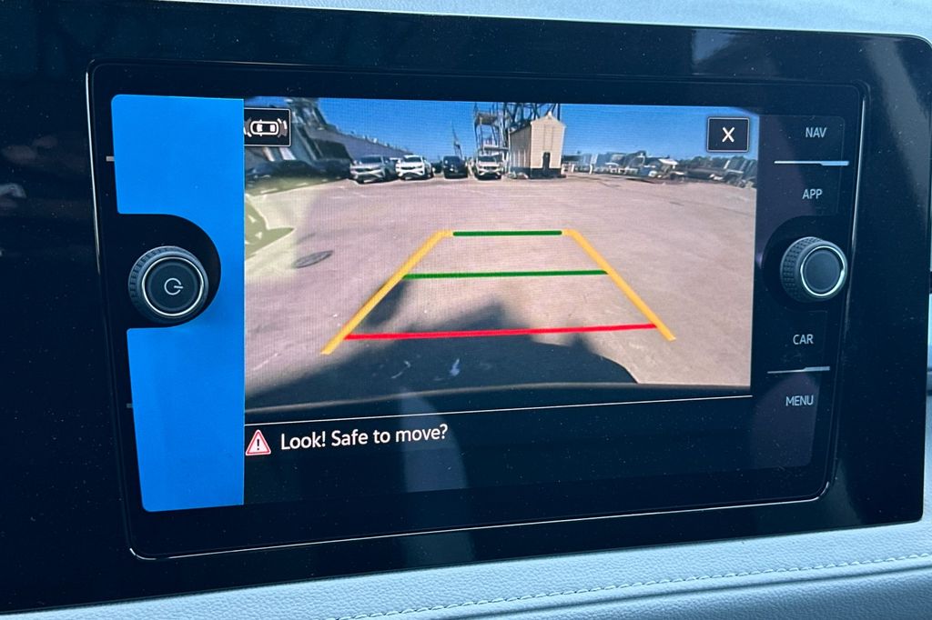 2025 Volkswagen Taos SEL - Photo 16