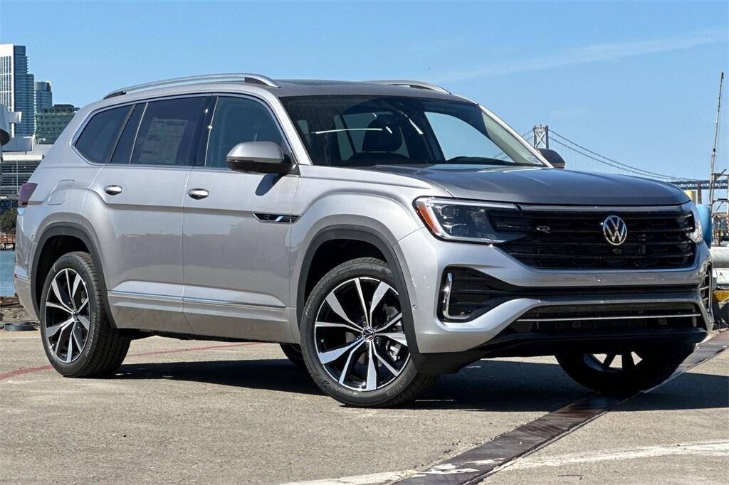 2025 Volkswagen Atlas SEL Premium R-Line photo 2