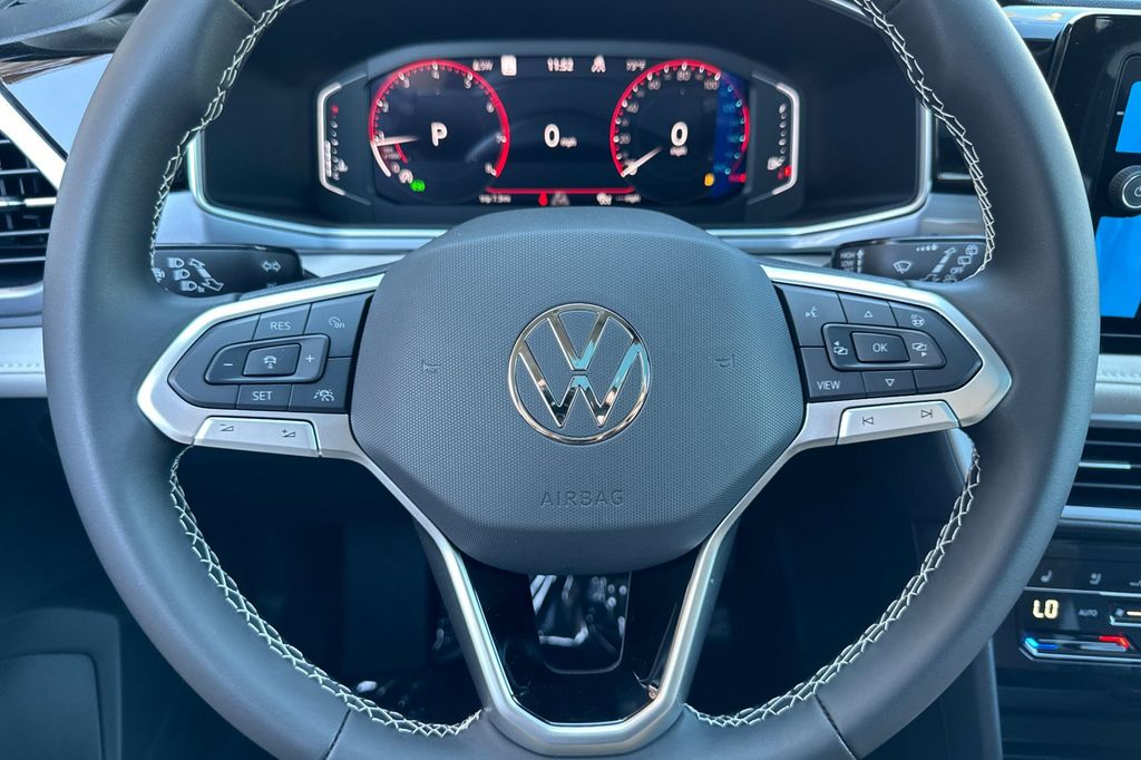 2025 Volkswagen Taos SEL - Photo 21