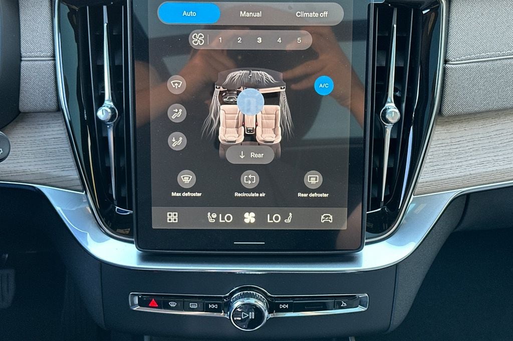 2026 Volvo XC90 Core - Photo 19