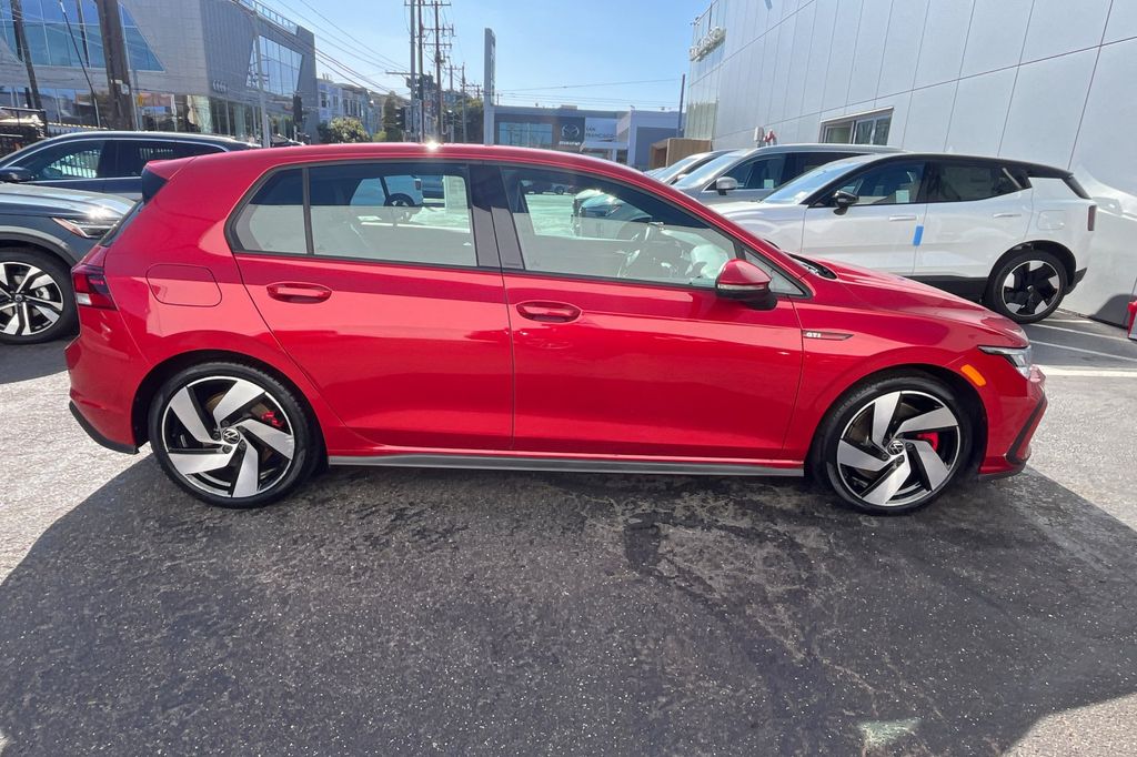 2022 Volkswagen Golf GTI 2.0T S photo 2