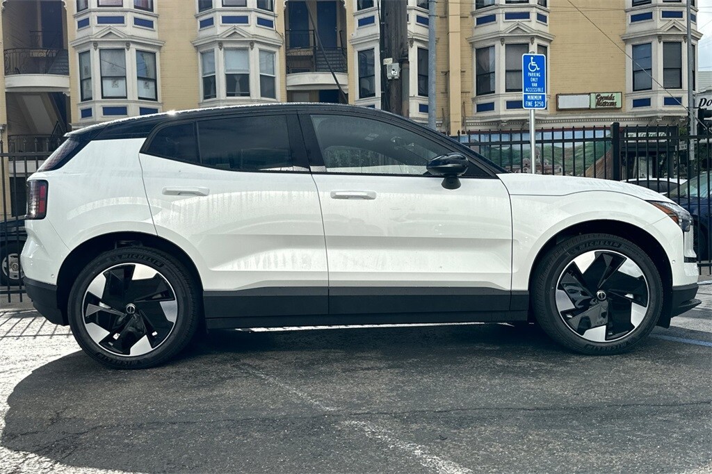 2025 Volvo EX30 Ultra photo 2