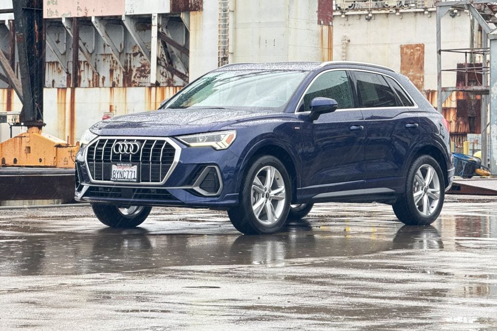 2022 Audi Q3 45 S line Premium photo 3