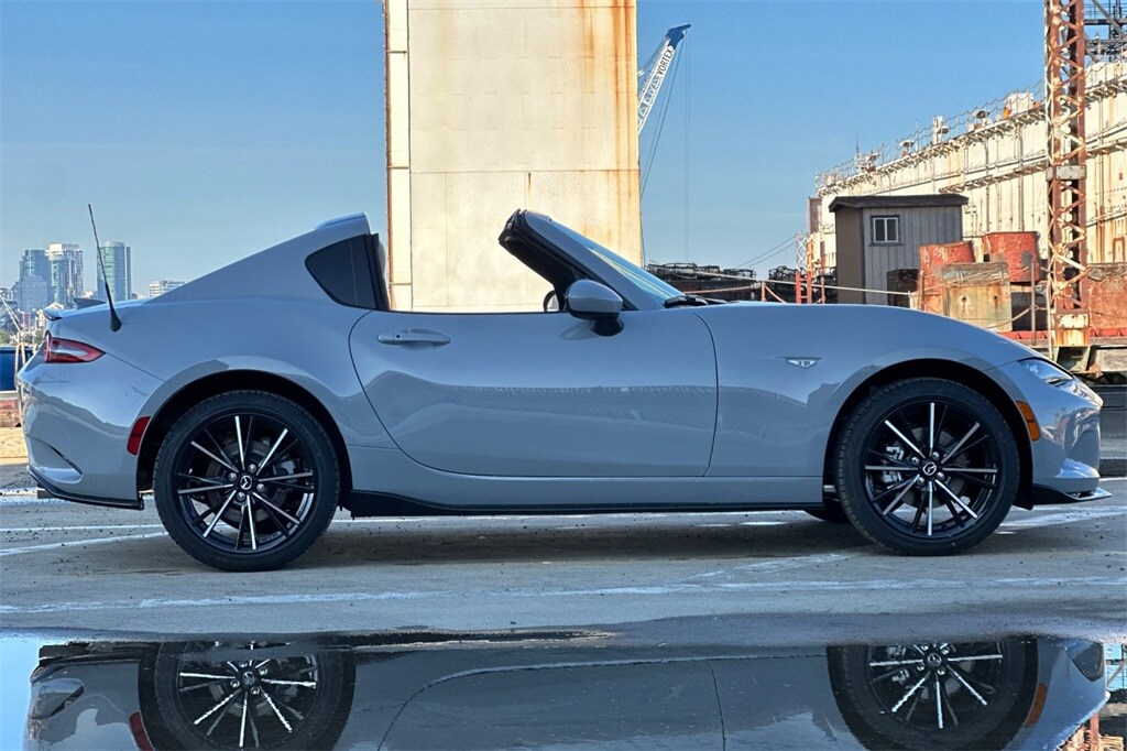 2025 Mazda MX-5 Miata Miata RF Grand Touring photo 3