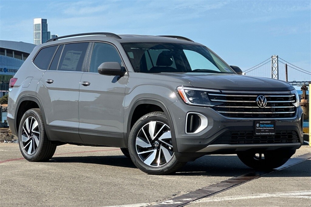 2026 Volkswagen Atlas SE Technology photo 2