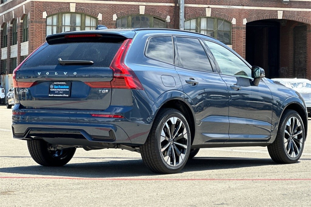 2026 Volvo XC60 Hybrid T8 Plus photo 4