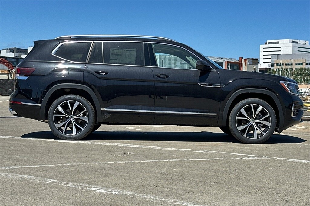 2025 Volkswagen Atlas SEL Premium R-Line photo 2