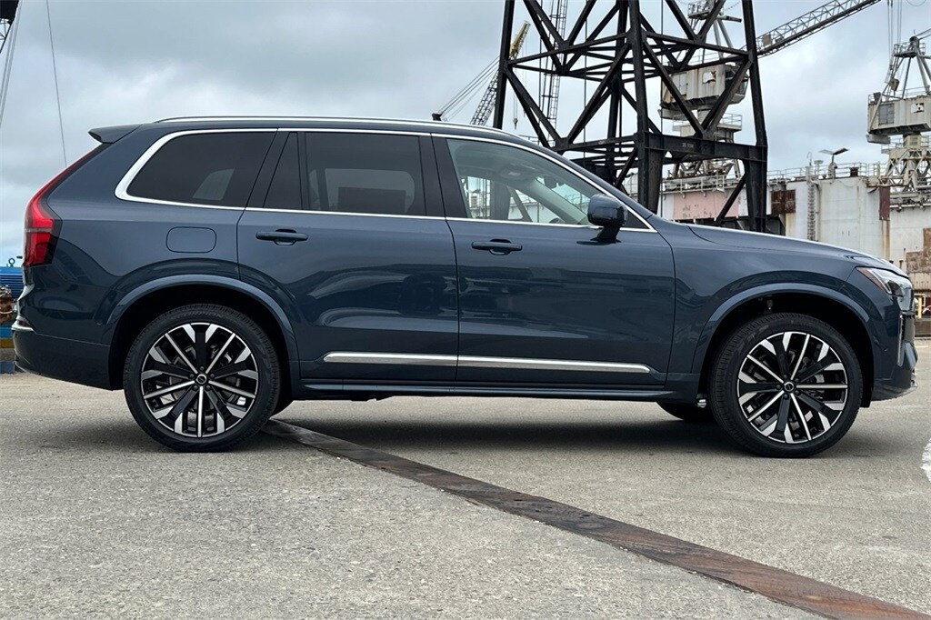 2026 Volvo XC90 Plus photo 3