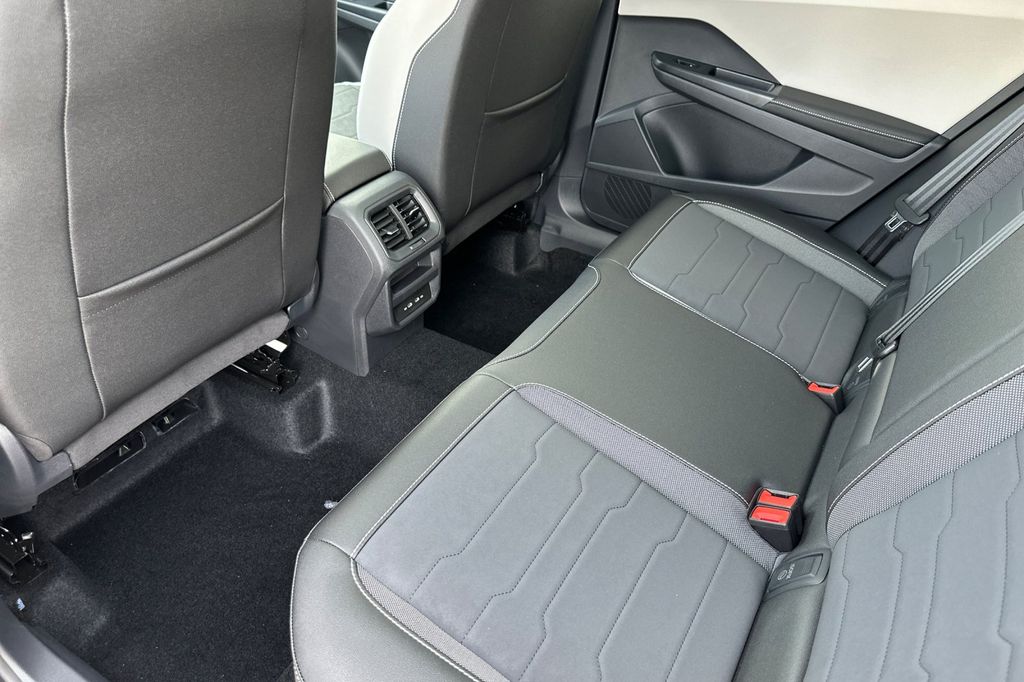 2026 Volkswagen Taos SE - Photo 9