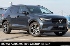 2026 Volvo XC40 B4 Core SUV