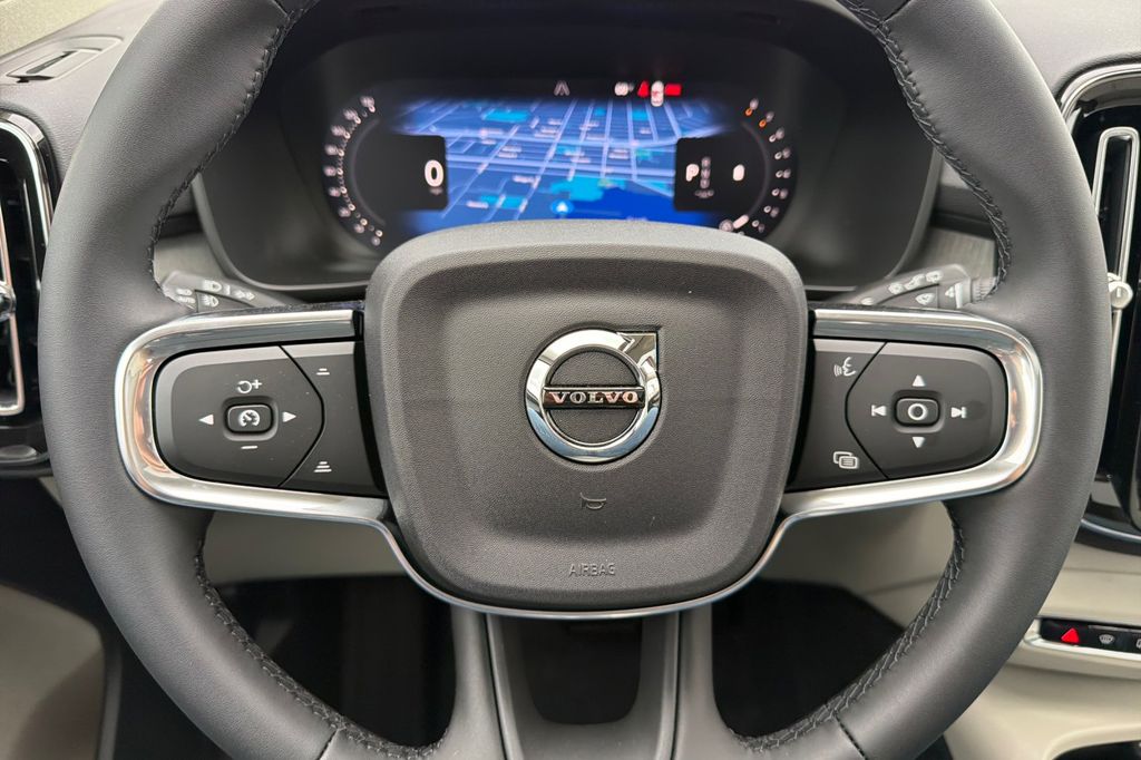 2026 Volvo XC40 Plus - Photo 24