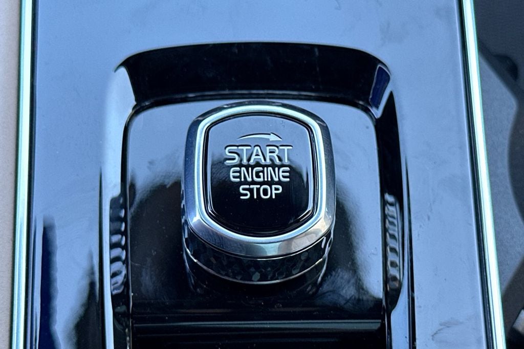 2026 Volvo XC90 Core - Photo 21