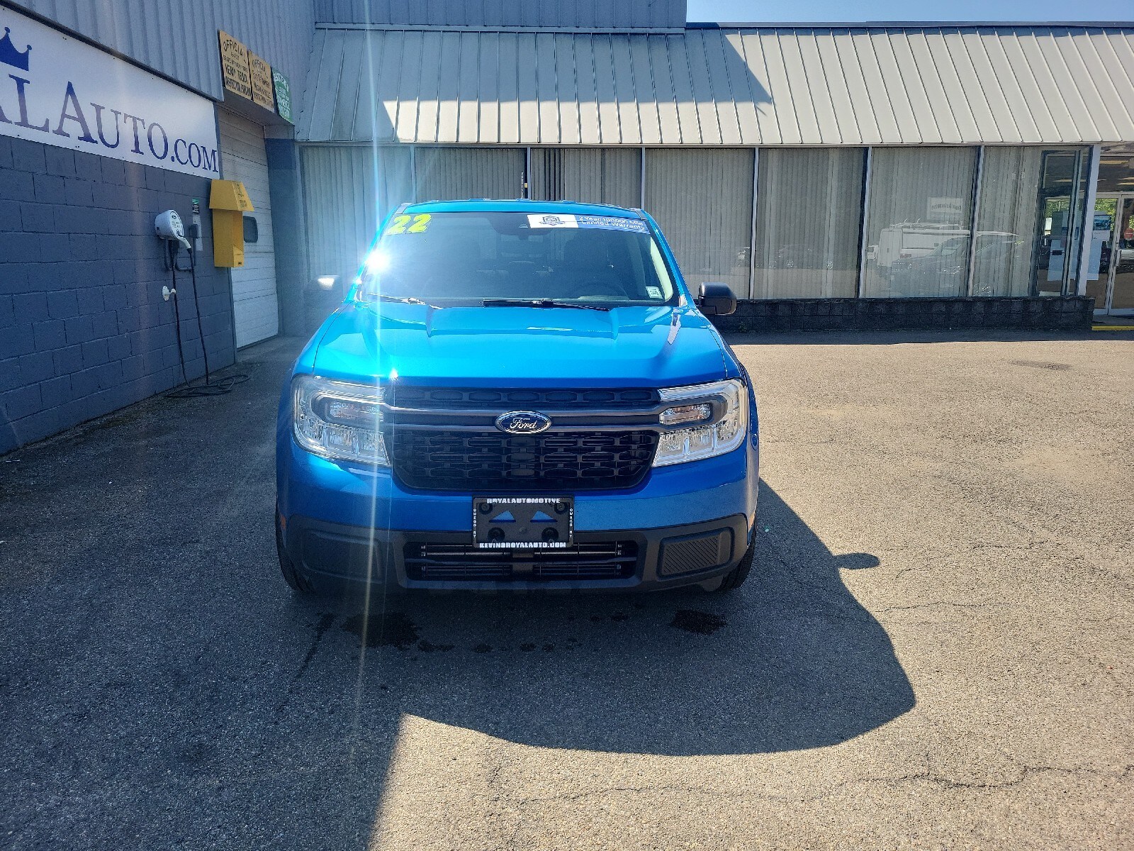 2022 Ford Maverick XLT photo 2