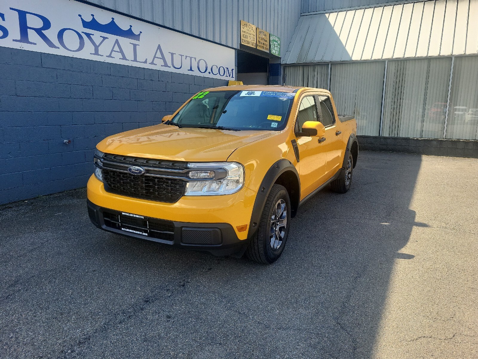 2022 Ford Maverick XLT photo 2